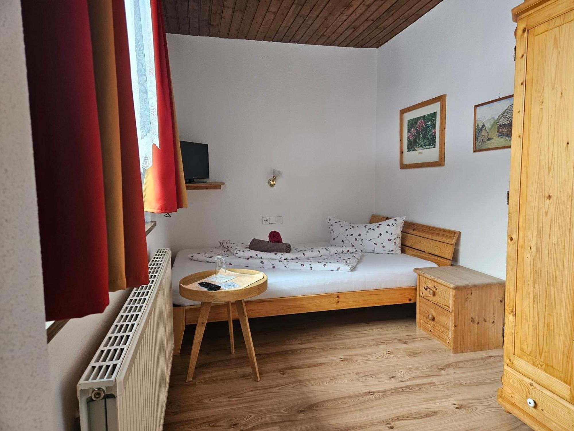 Gasthof Pension Kohlplatzl Hopfgarten in Defereggen Luaran gambar