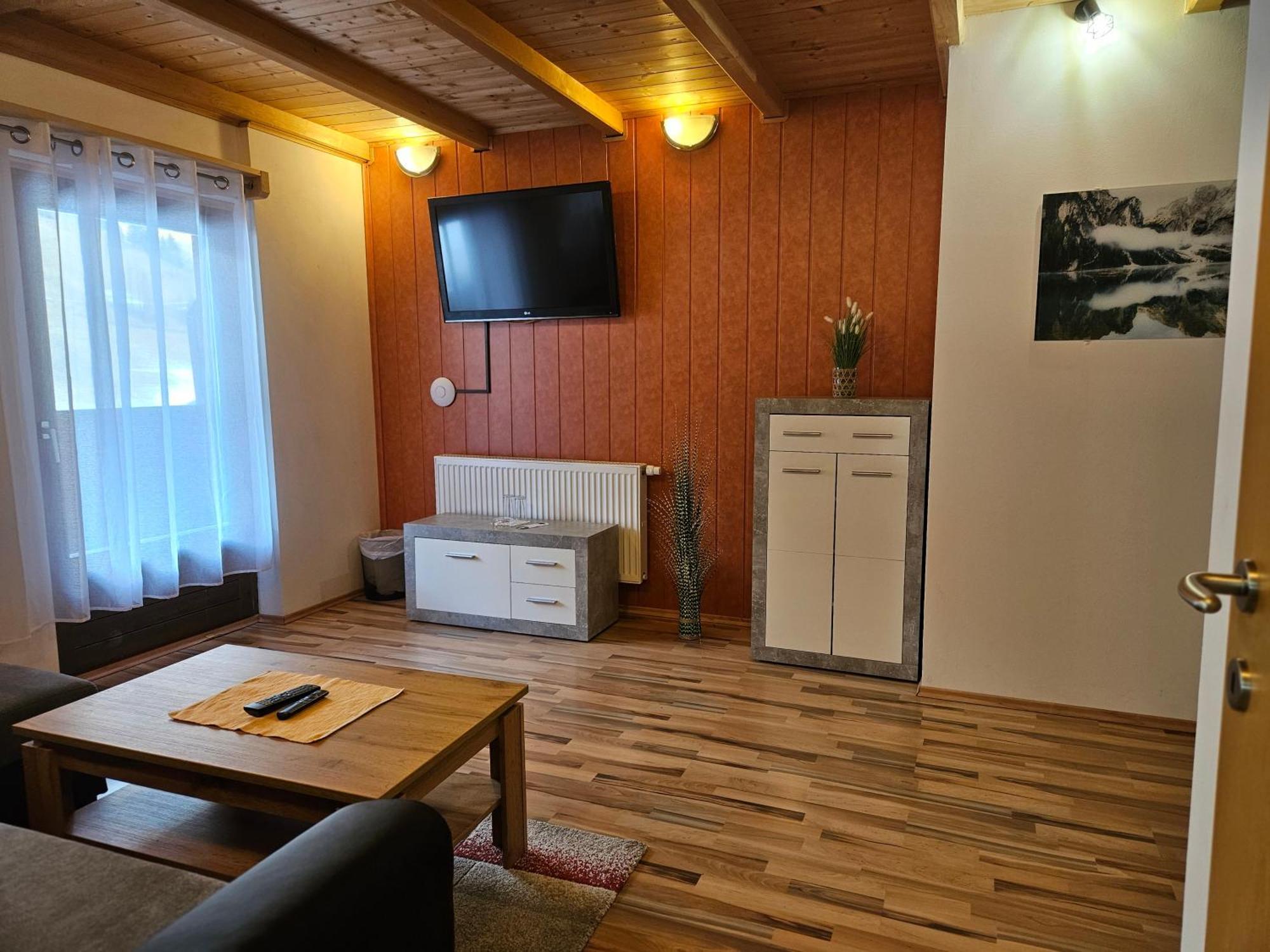 Gasthof Pension Kohlplatzl Hopfgarten in Defereggen Luaran gambar