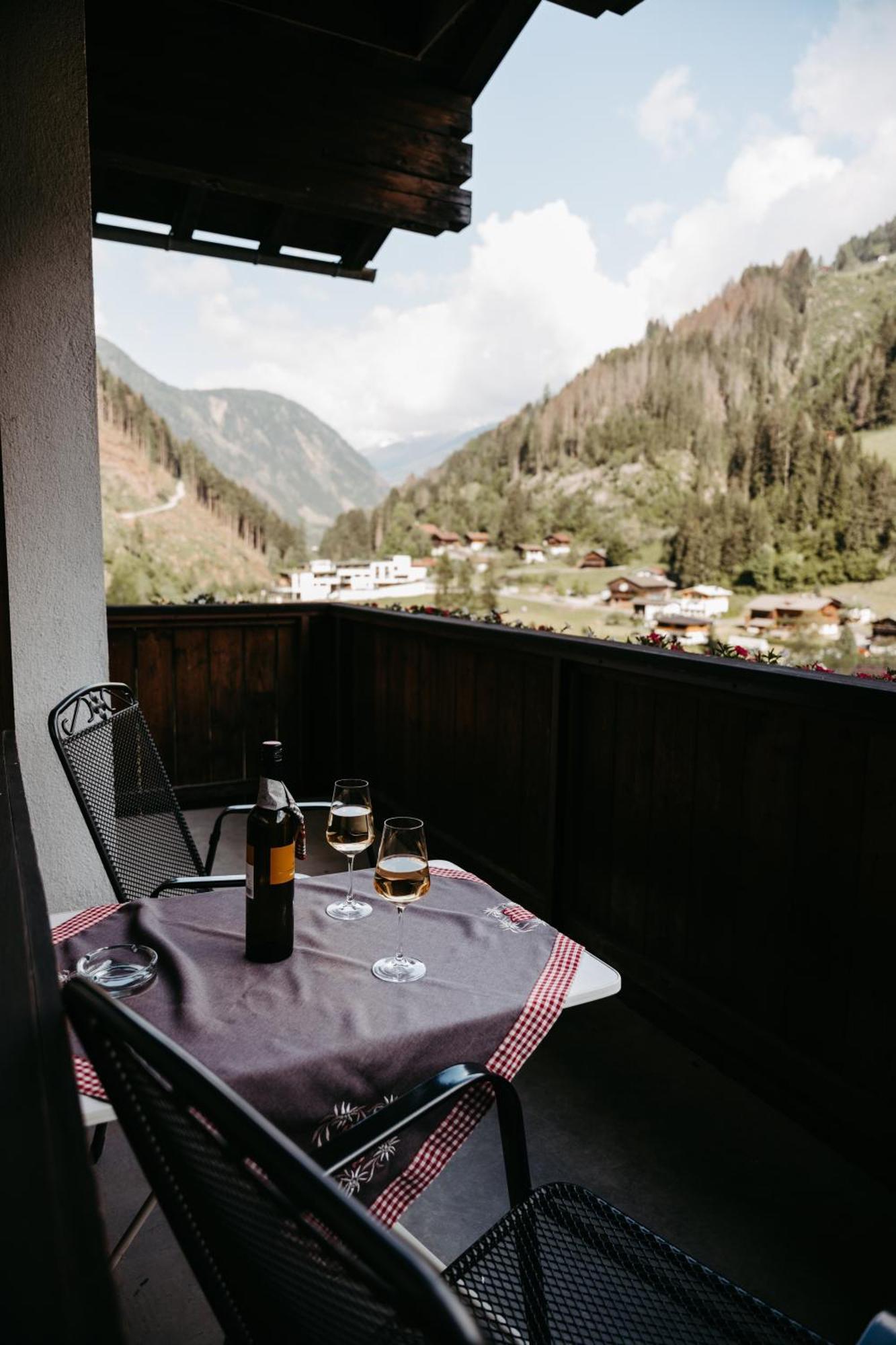 Gasthof Pension Kohlplatzl Hopfgarten in Defereggen Luaran gambar